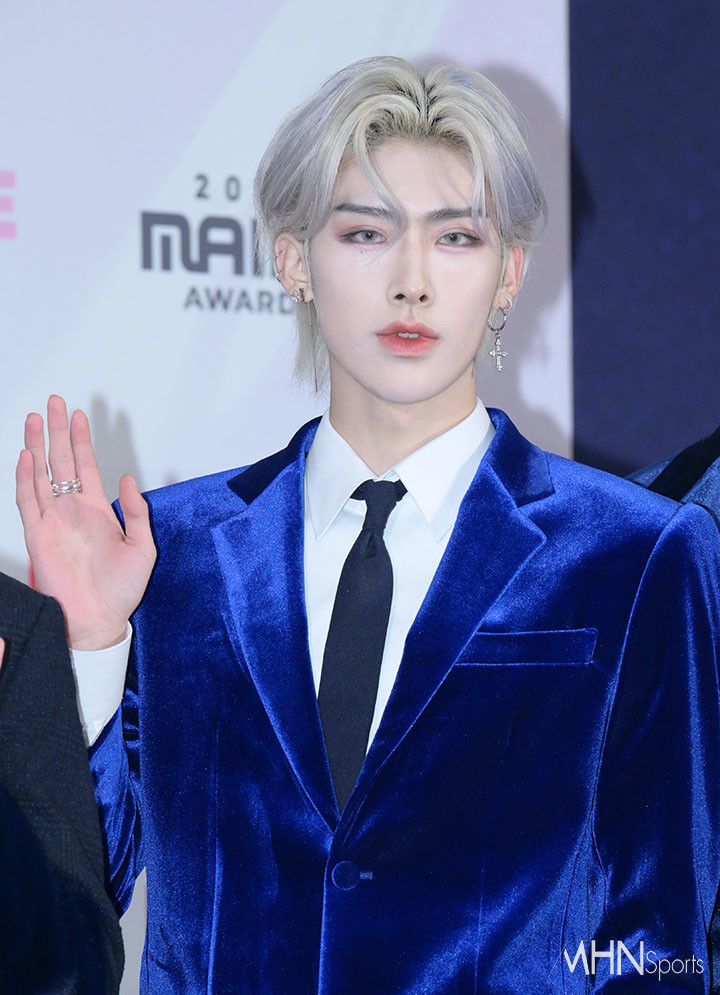 Behind-the-scenes cut of Ricky