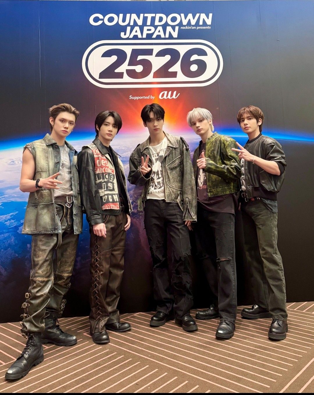 Foto aktivitas terbaru TOMORROW X TOGETHER