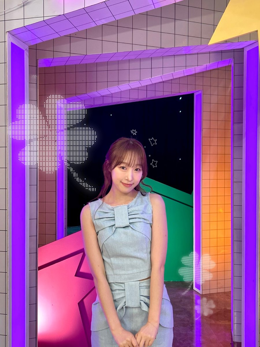 Behind-the-scenes cut of WJSN