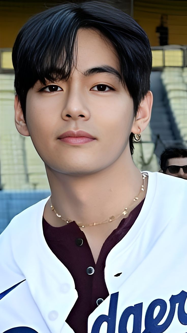뷔 (방탄소년단)의 최신 사진