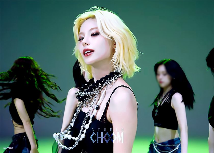 A moment captured by Yeji (ITZY)'s fan