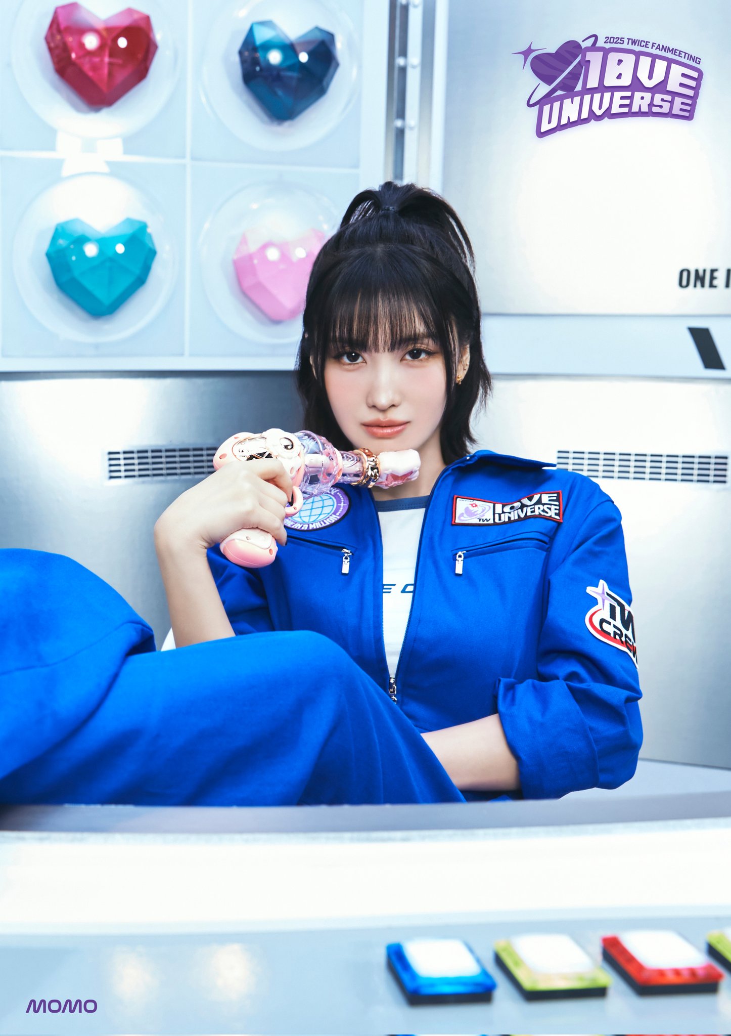 Foto aktivitas terbaru Momo (TWICE)