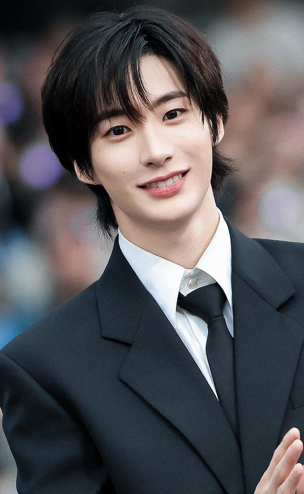 Anton (RIIZE)的最新照片