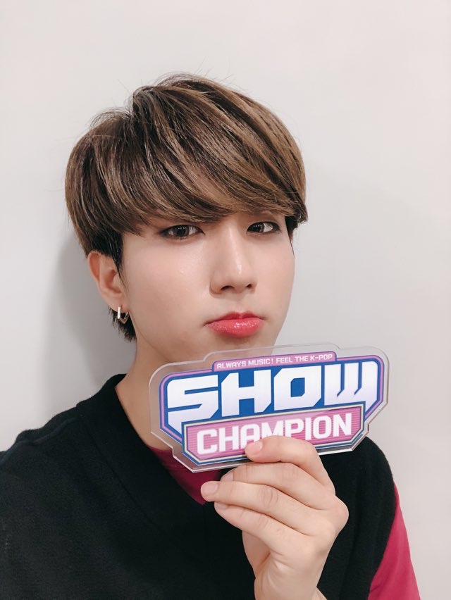 Behind-the-scenes cut of HAN (Stray Kids)
