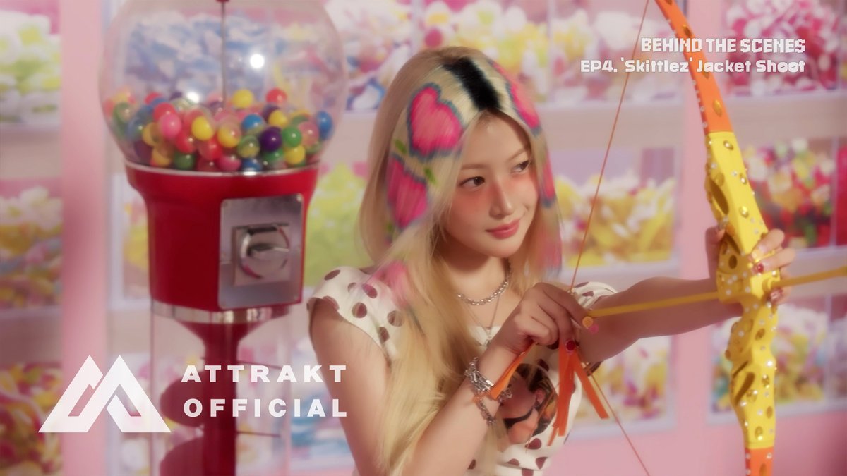 Latest photo of FIFTY FIFTY