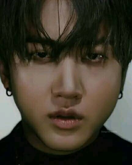 Behind-the-scenes cut of Changbin (Stray Kids)