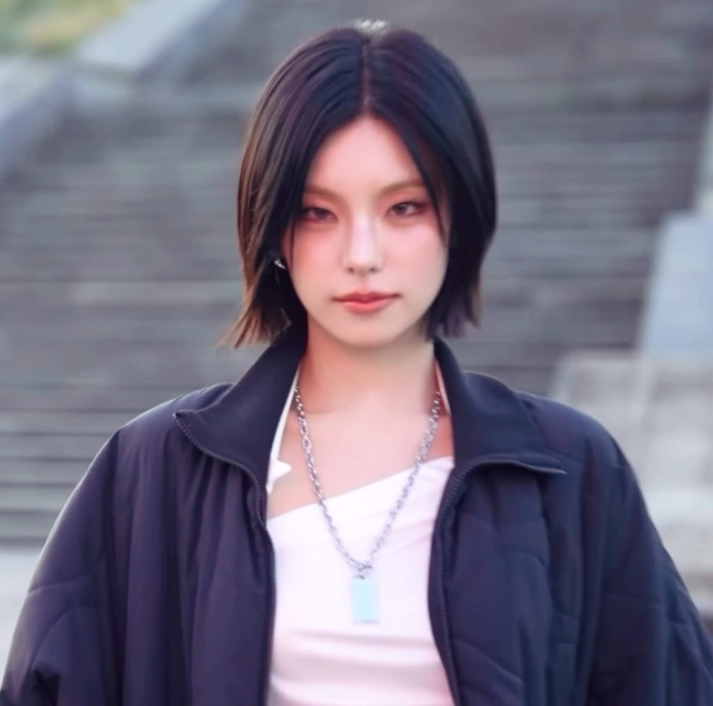 Behind-the-scenes cut of Yeji (ITZY)