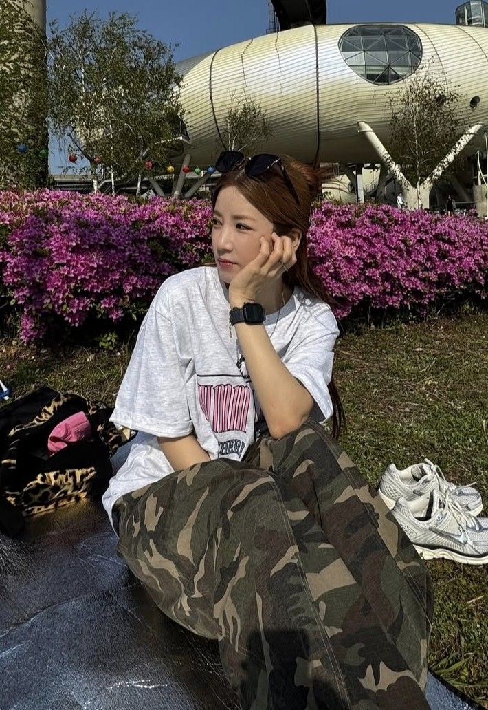 Recent activity shot of Park Chorong (Apink)