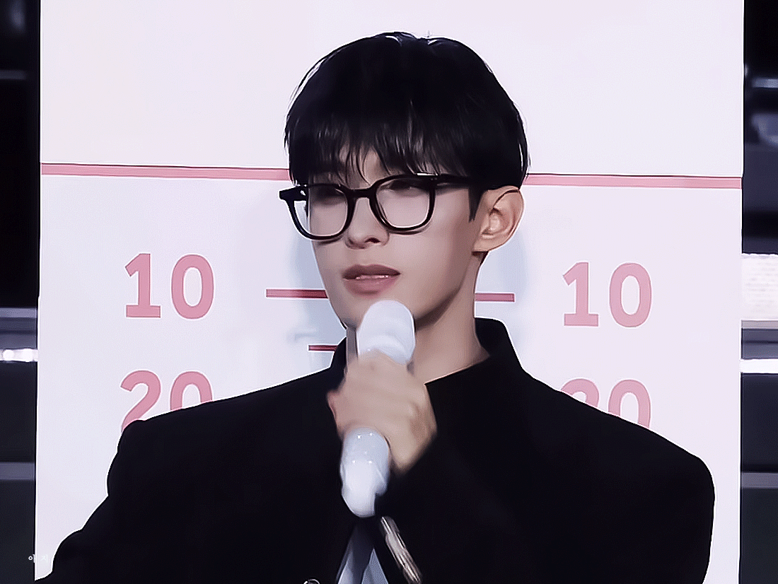 Behind-the-scenes cut of DK (SEVENTEEN)