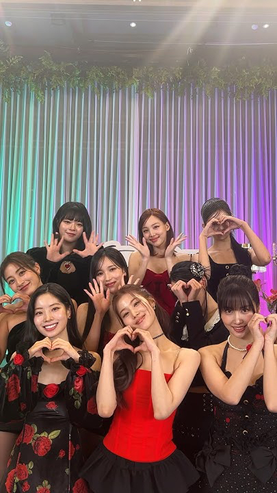 Today's most popular wallpaper in the Momo (TWICE) community