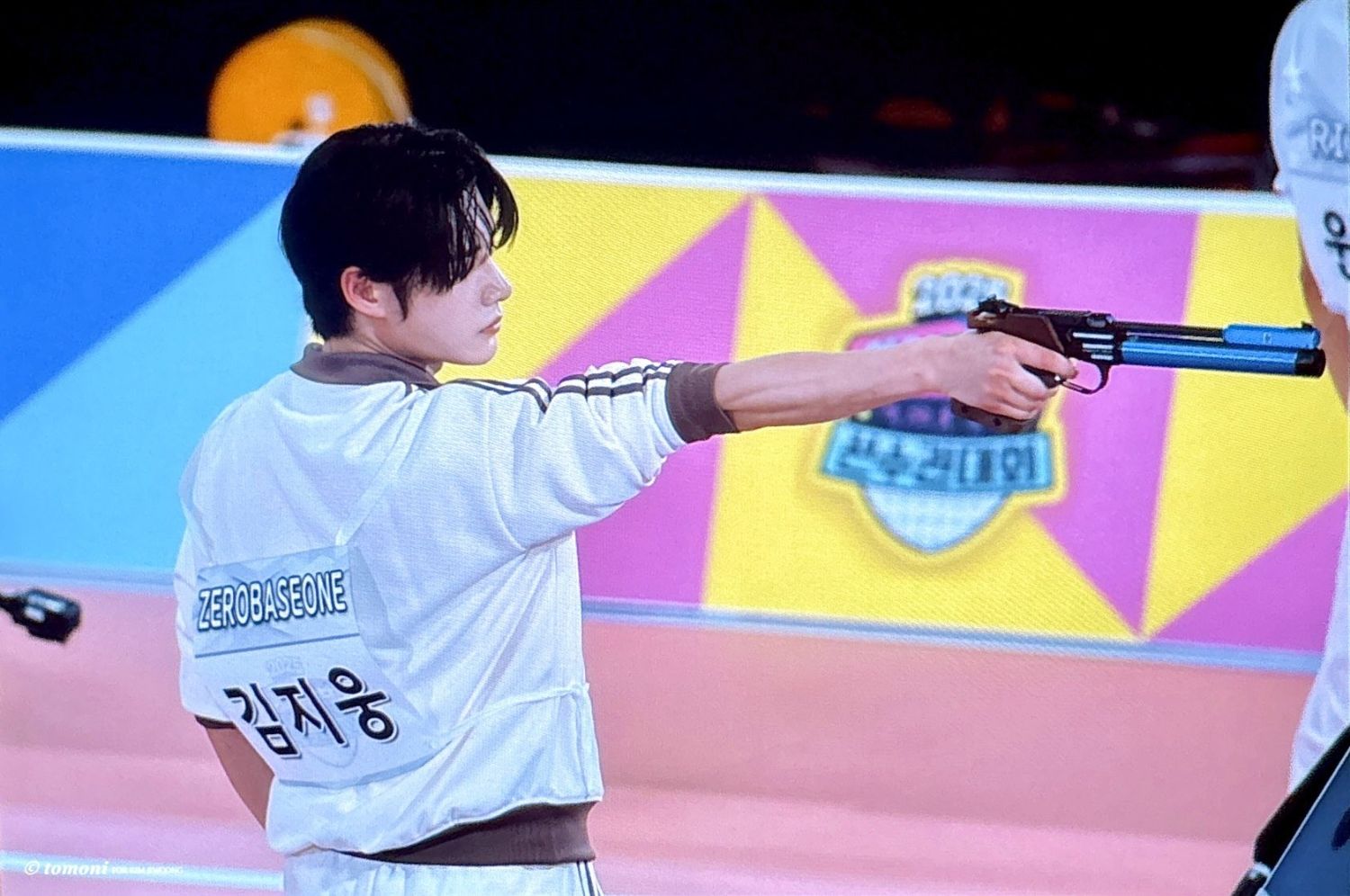 A moment captured by Kim Jiwoong (ZEROBASEONE)'s fan