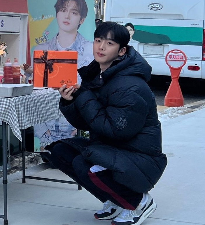 Latest photo of Kim Yohan (WEi)