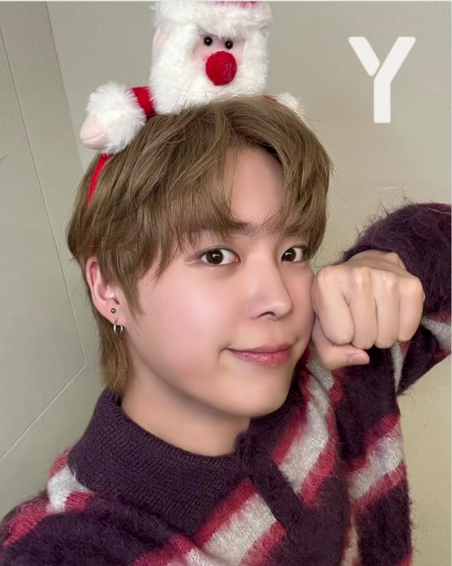 Recent activity shot of Yeonho (VERIVERY)