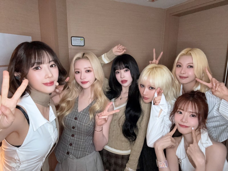 A moment captured by DREAMCATCHER's fan