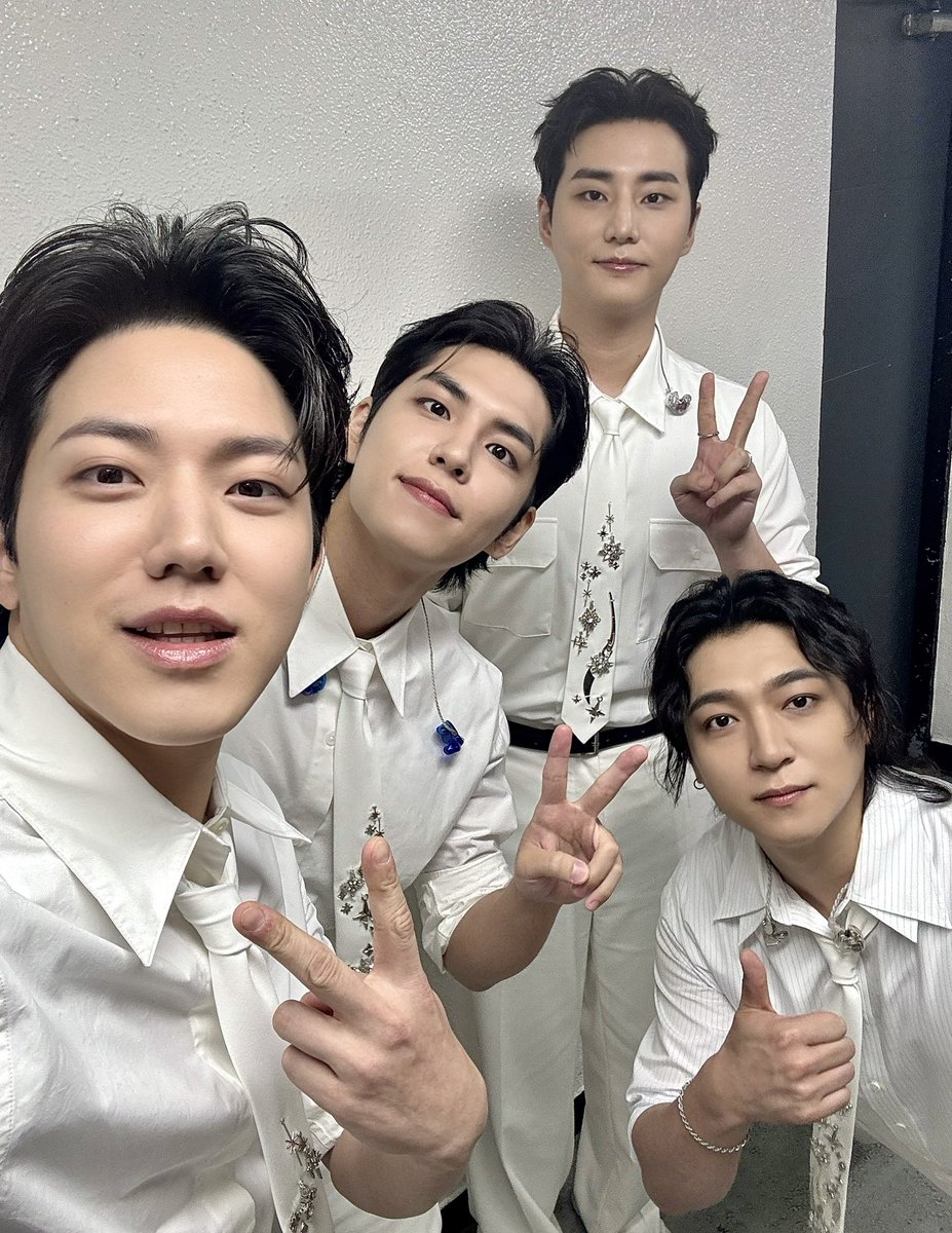 Behind-the-scenes cut of DAY6