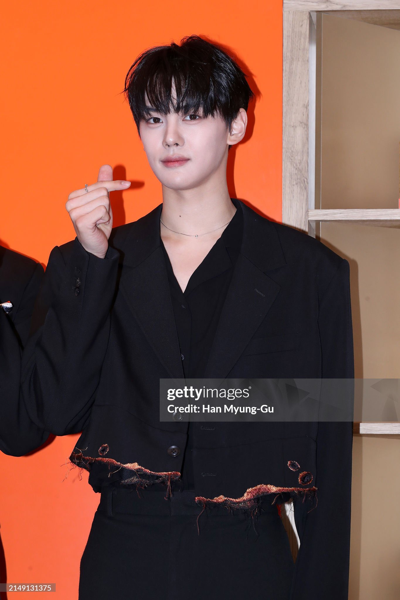 Latest photo of Kim Gyuvin (ZEROBASEONE)