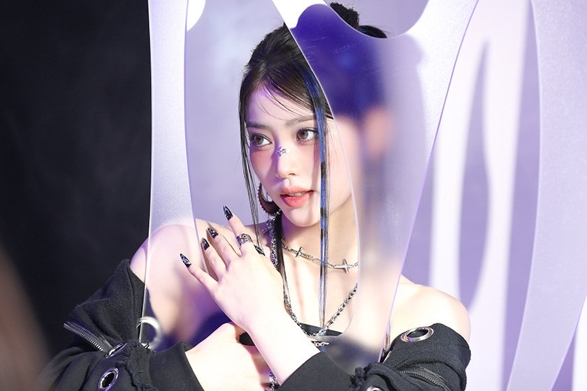 A moment captured by Xiao Ting (Kep1er)'s fan