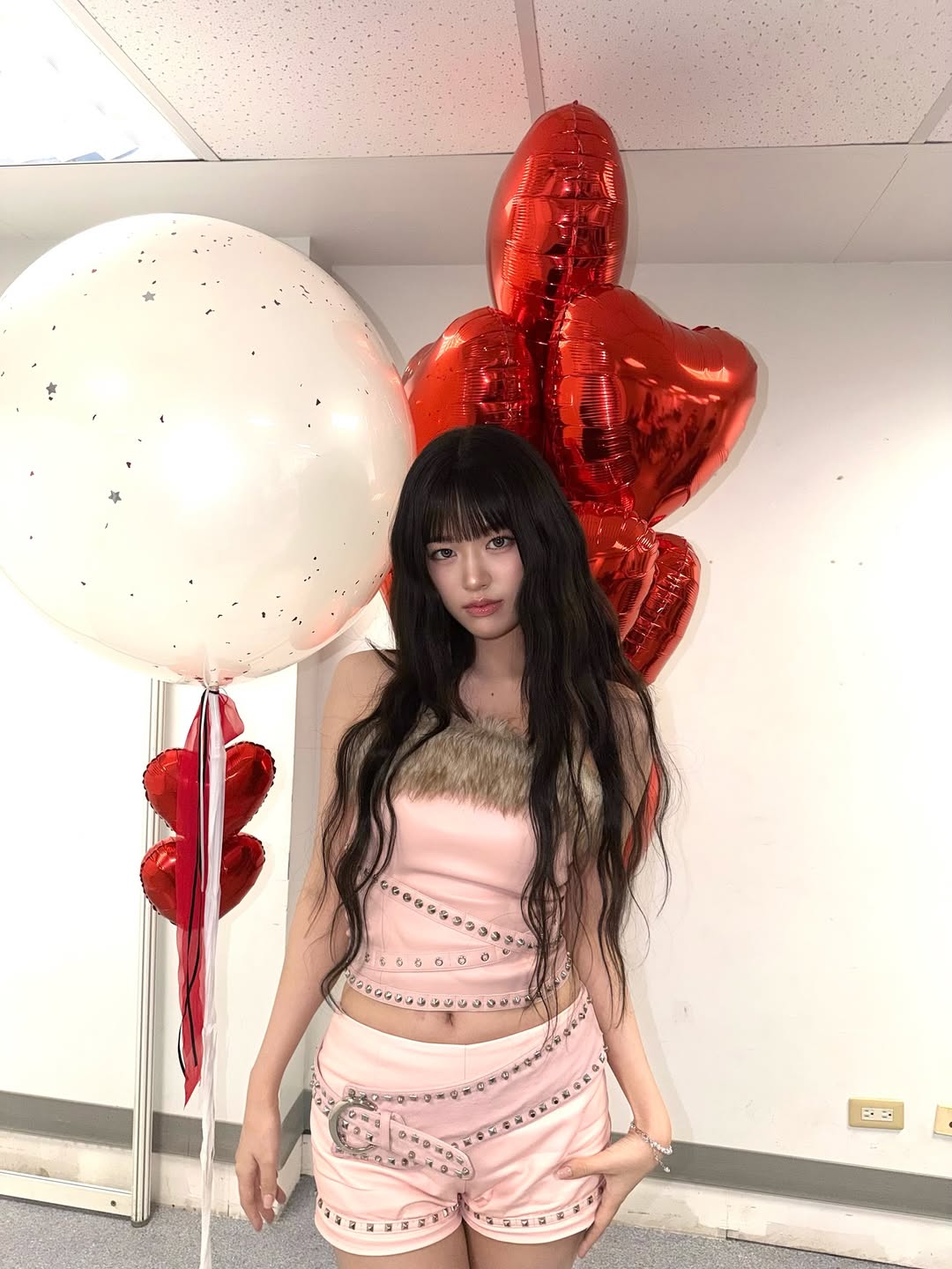 Behind-the-scenes cut of An Yujin (IVE)