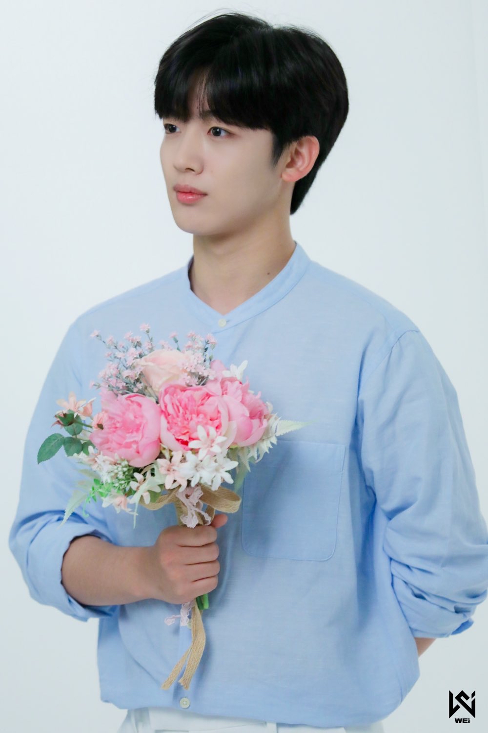 A moment captured by Kim Yohan (WEi)'s fan