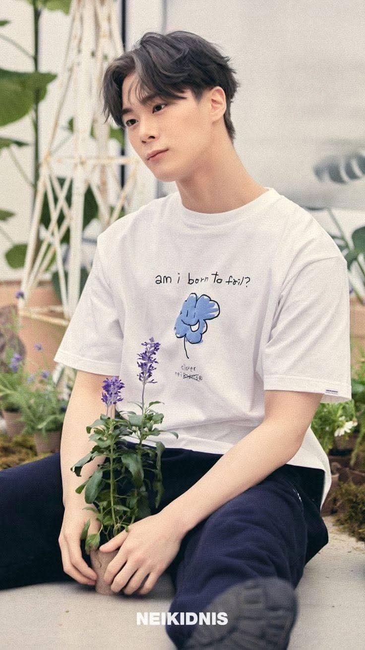 A moment captured by Moonbin (ASTRO)'s fan