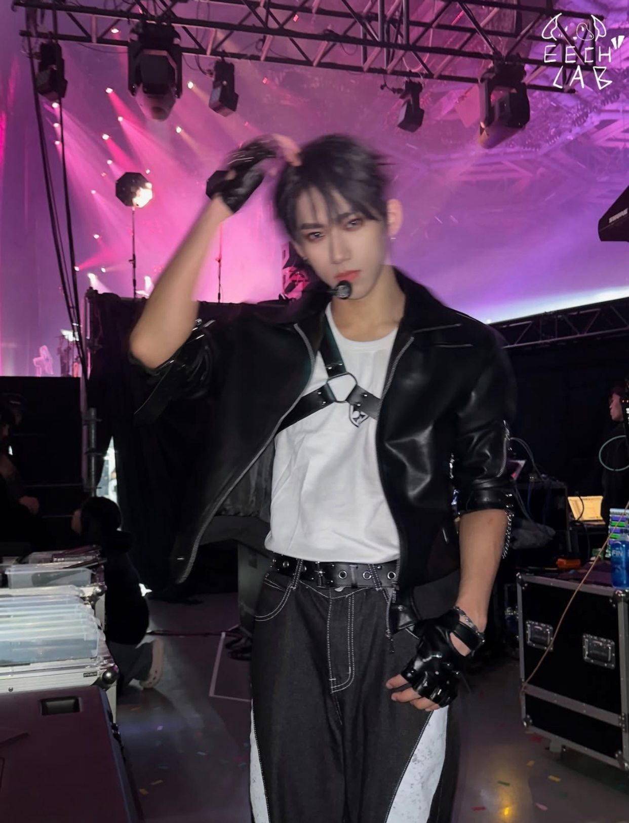 Behind-the-scenes cut of Exxi (SEVENTOEIGHT)