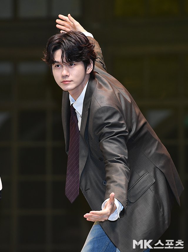 Recent activity shot of Ong Seongwu