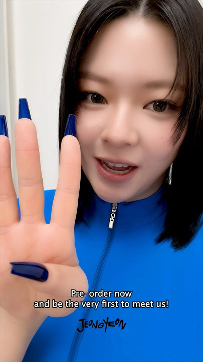 A moment captured by Jeongyeon (TWICE)'s fan