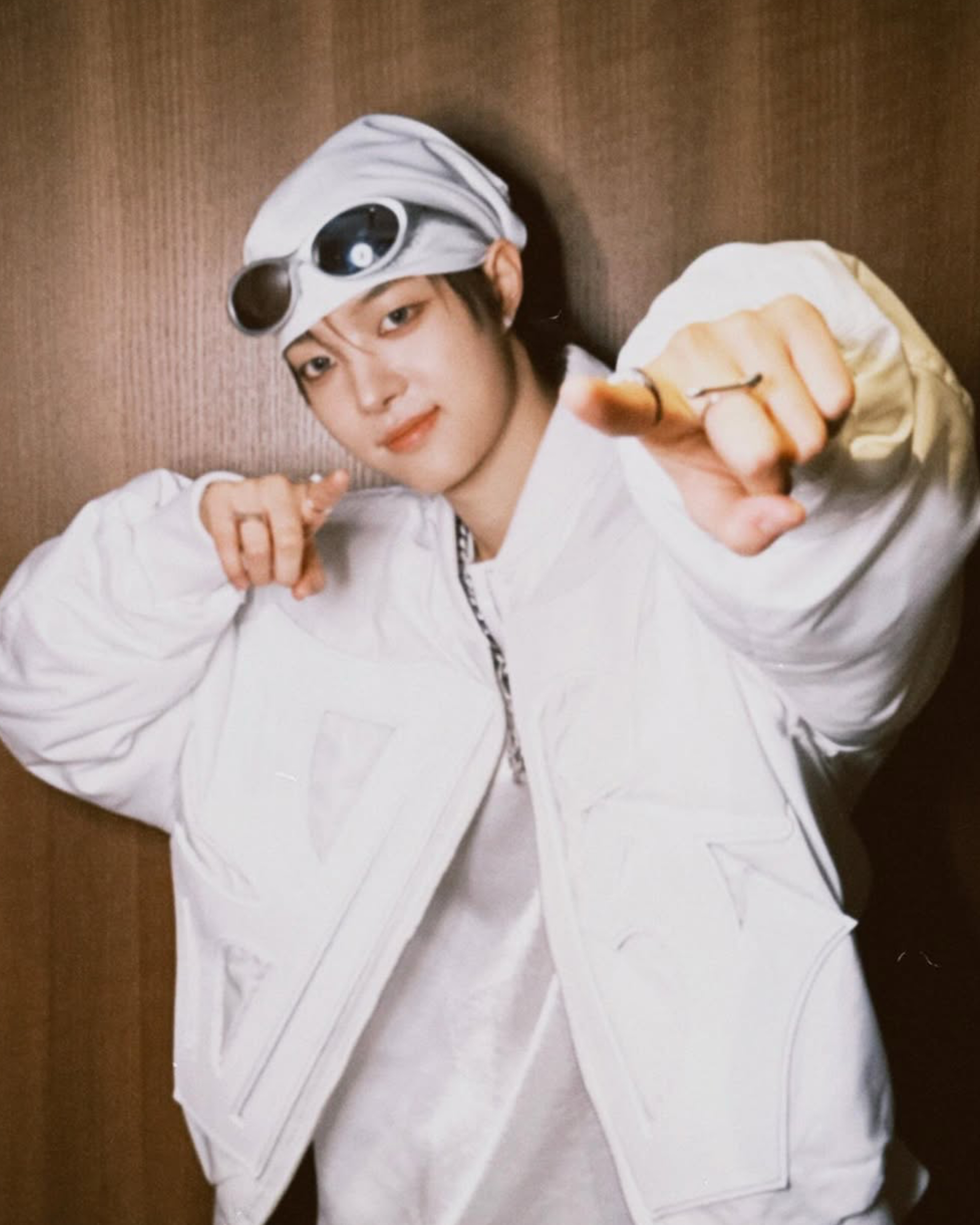 Latest photo of EJ (&TEAM)