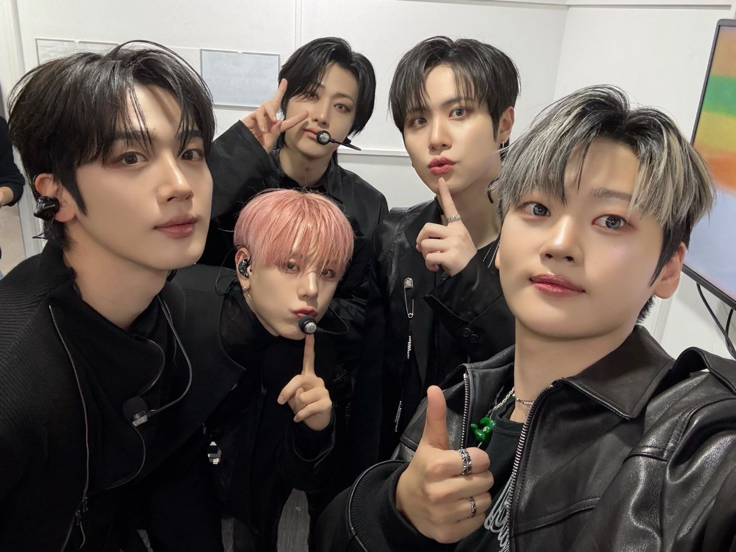 Foto aktivitas terbaru WEi