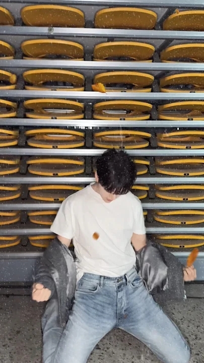 A heartfelt wallpaper shared by Seok Matthew (ZEROBASEONE)'s fans