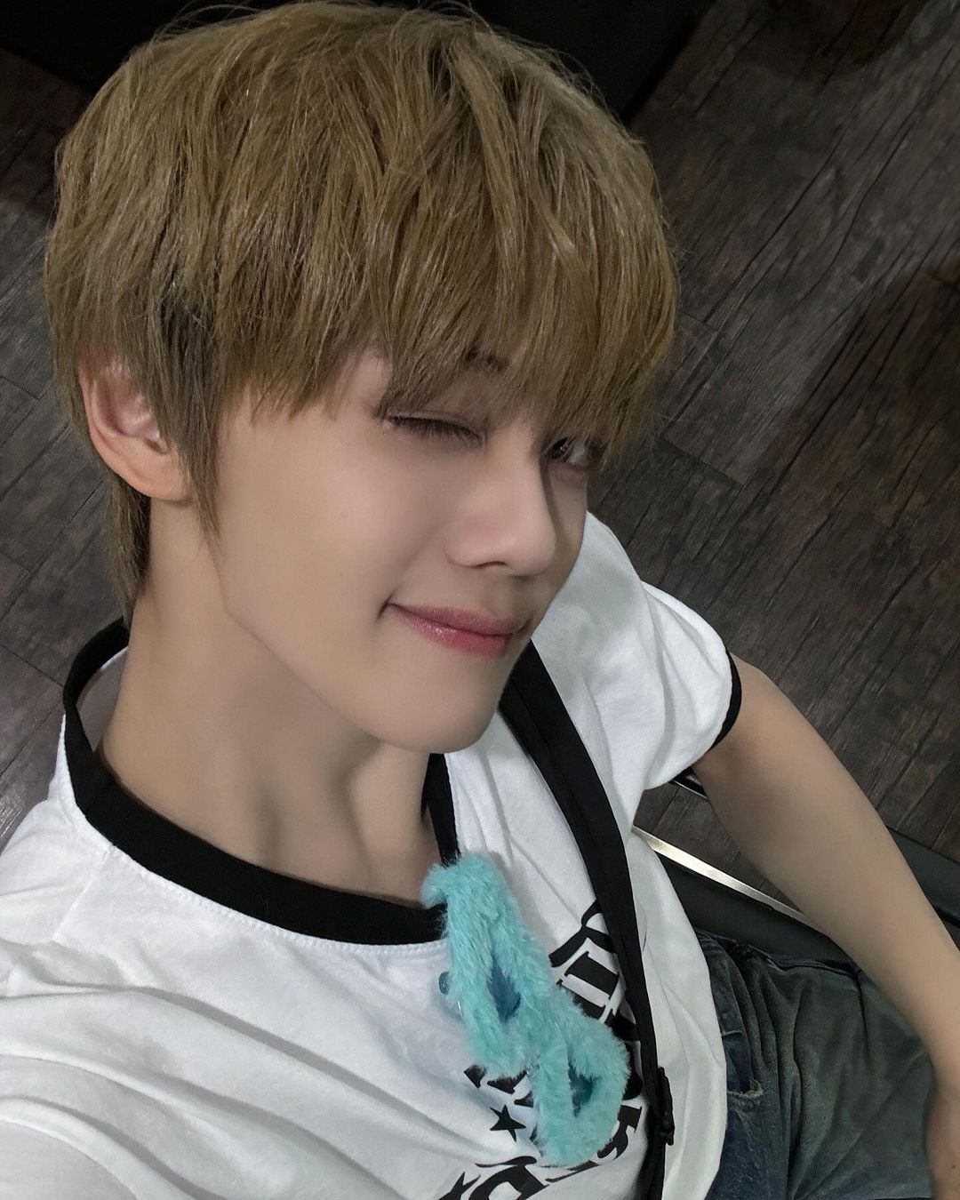 Recent activity shot of Kim Gyuvin (ZEROBASEONE)