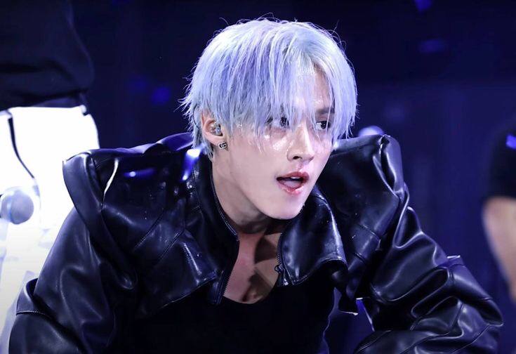 Lee Know (Stray Kids)的最新活动照片