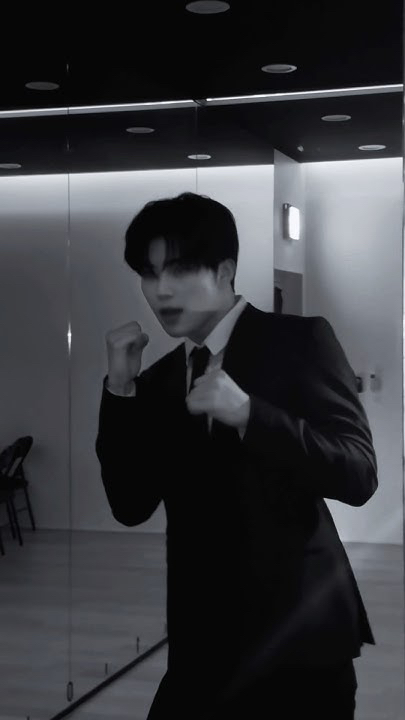 The most beloved wallpaper among Park Gunwook (ZEROBASEONE)'s fans