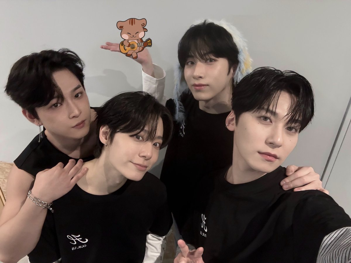 A moment captured by ONEUS's fan