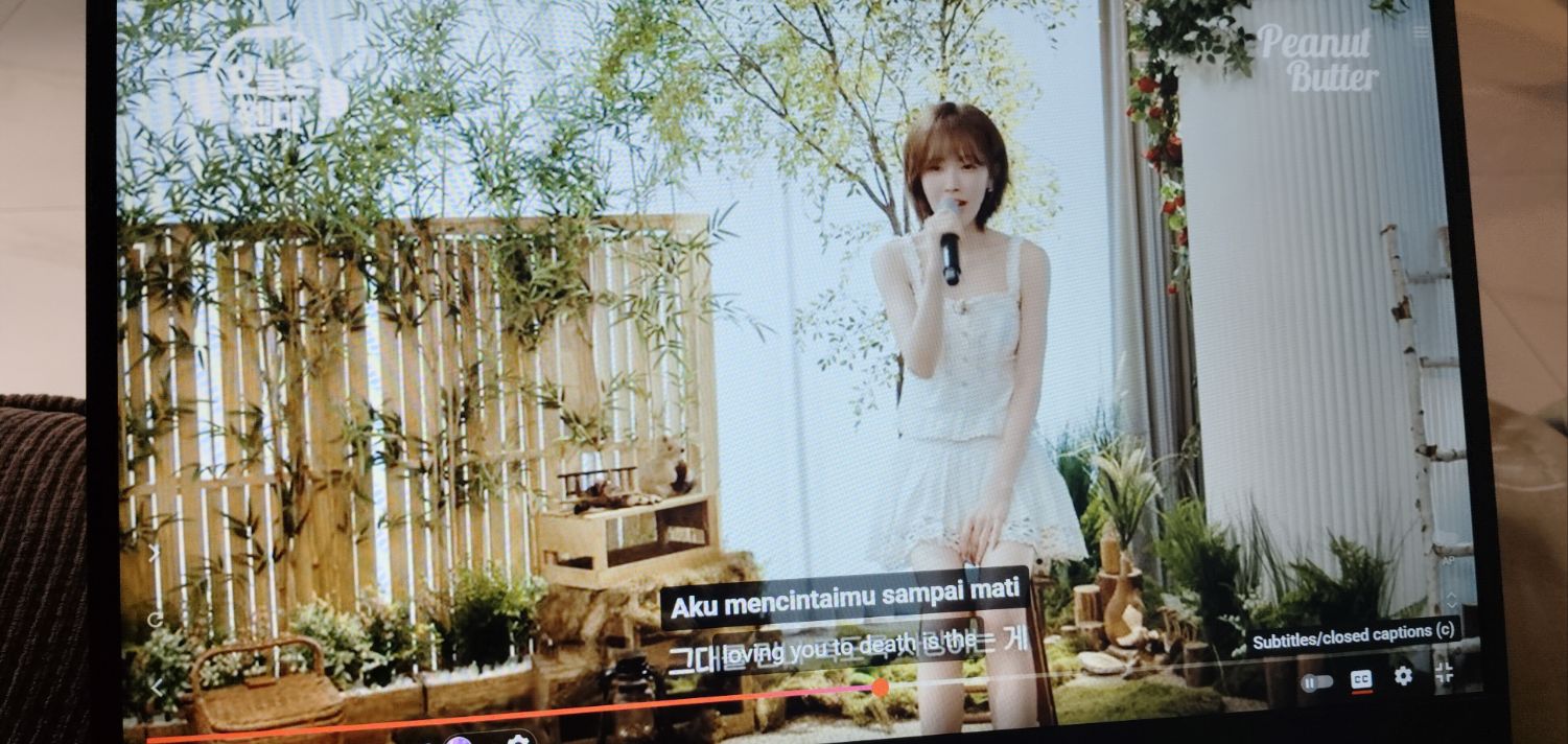Behind-the-scenes cut of Wendy (Red Velvet)