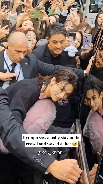 Fan-made special wallpaper for Hyunjin (Stray Kids)