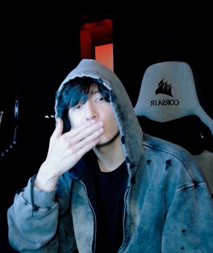 A moment captured by Jungkook (BTS)'s fan