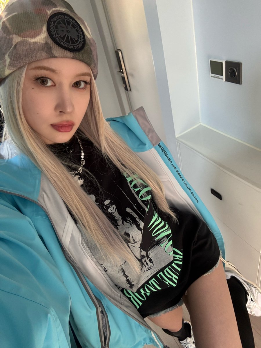 Behind-the-scenes cut of WJSN