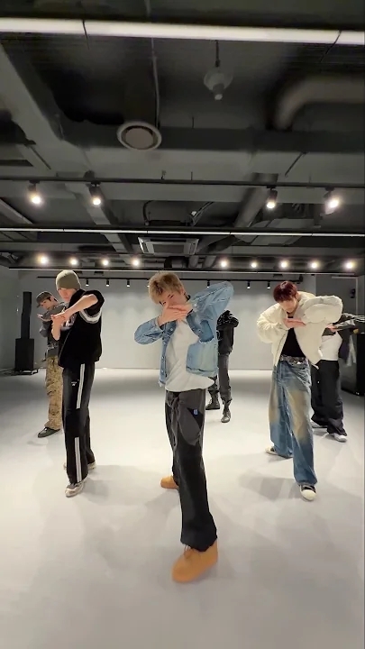 Today's most popular wallpaper in the RIIZE community