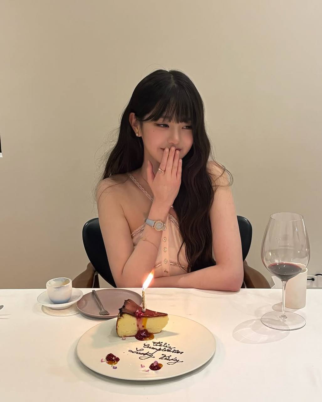 A moment captured by Jang Wonyoung (IVE)'s fan