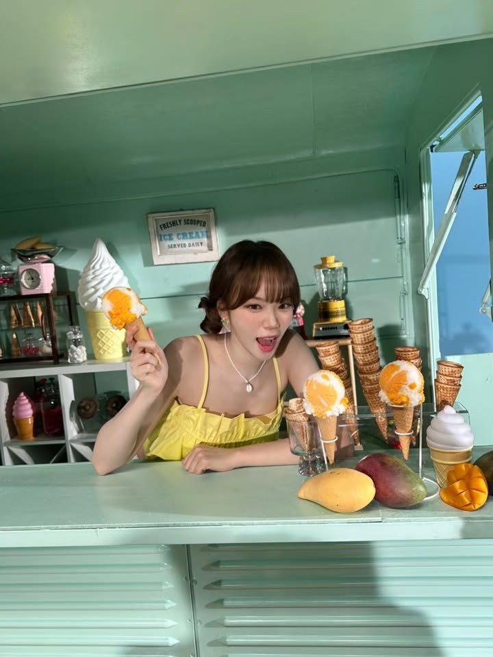 Foto aktivitas terbaru Kim Chaewon (LE SSERAFIM)