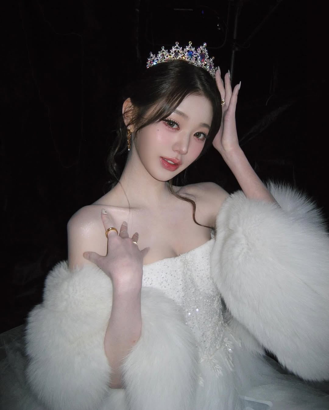 Behind-the-scenes cut of Jang Wonyoung (IVE)