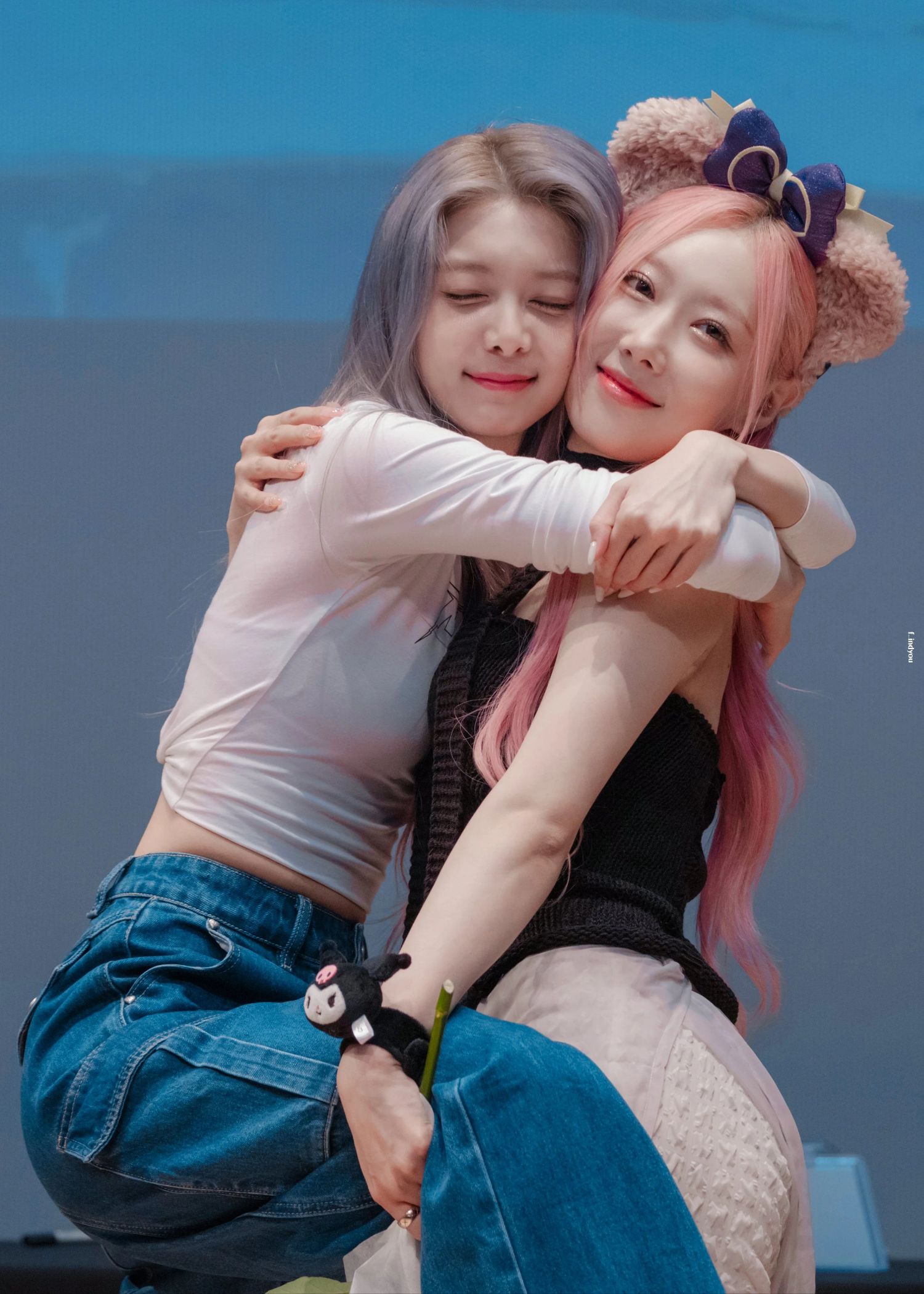 A moment captured by DREAMCATCHER's fan