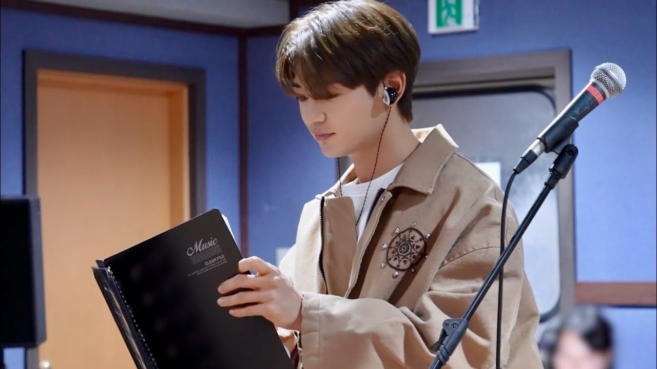 Recent activity shot of Minho (SHINee)