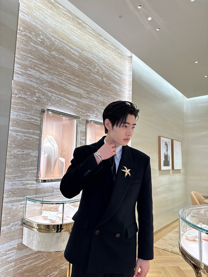 성훈 (ENHYPEN) 최근 활동샷