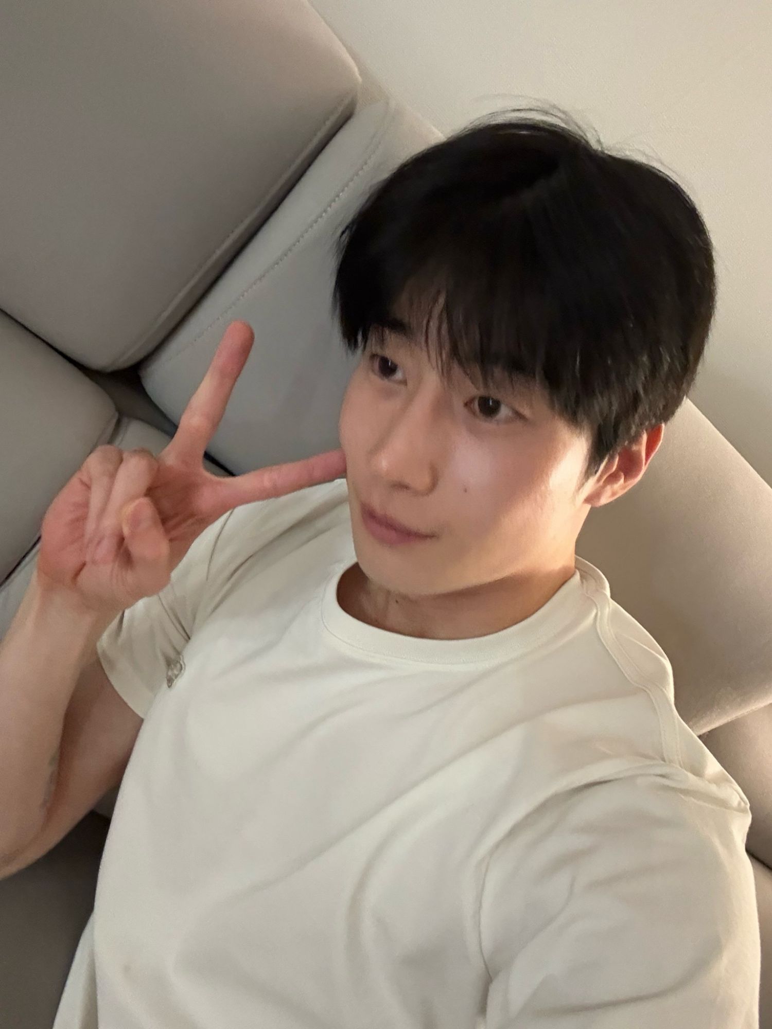 Behind-the-scenes cut of Han Seungwoo