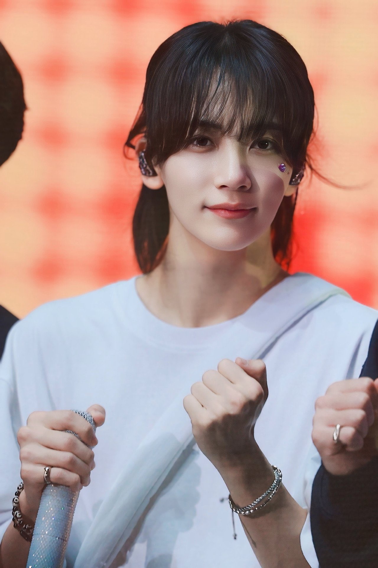 Latest photo of Jeonghan (SEVENTEEN)