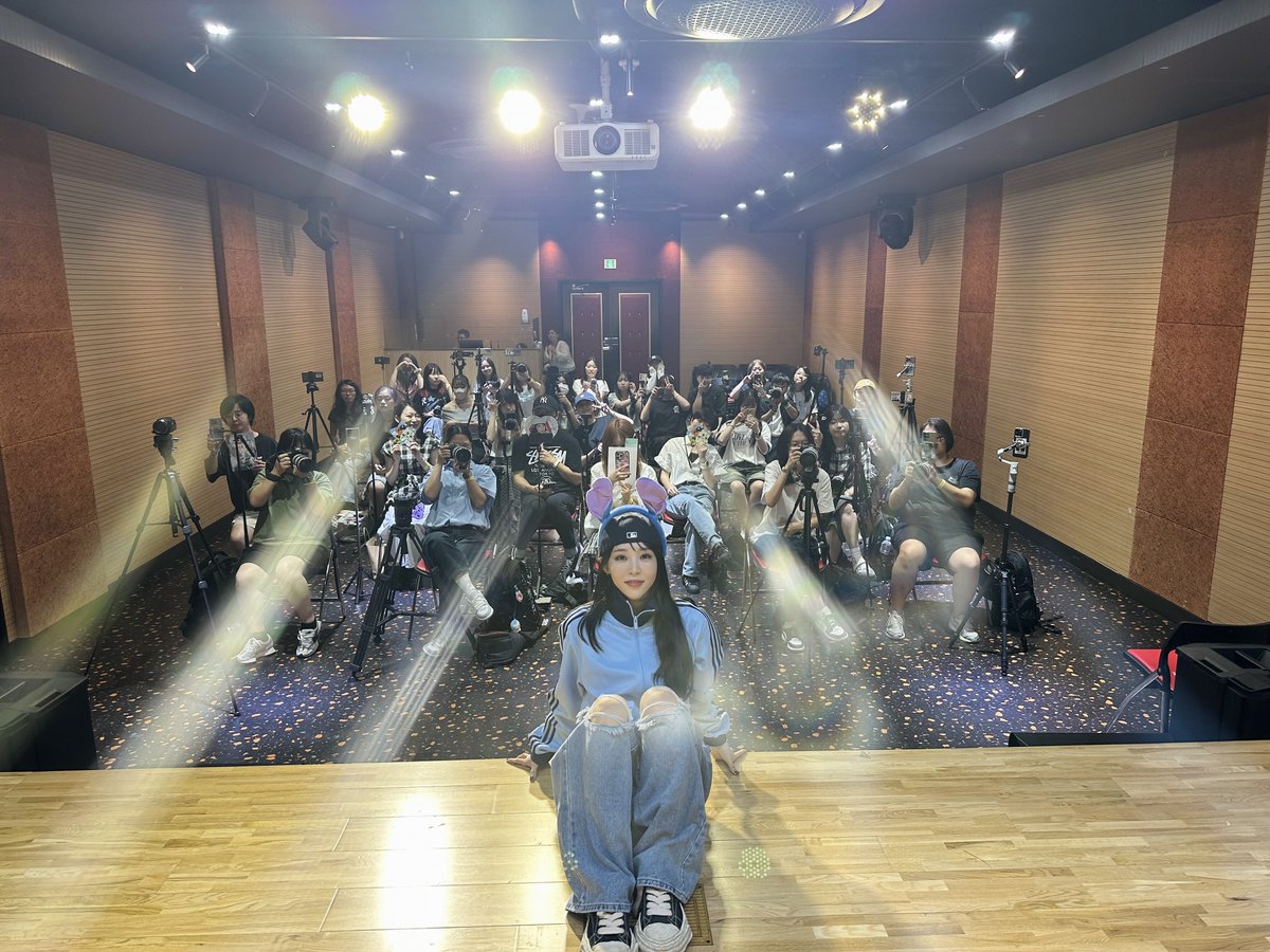 Behind-the-scenes cut of MAMAMOO