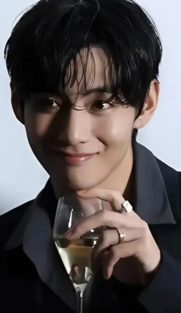 A moment captured by V (BTS)'s fan