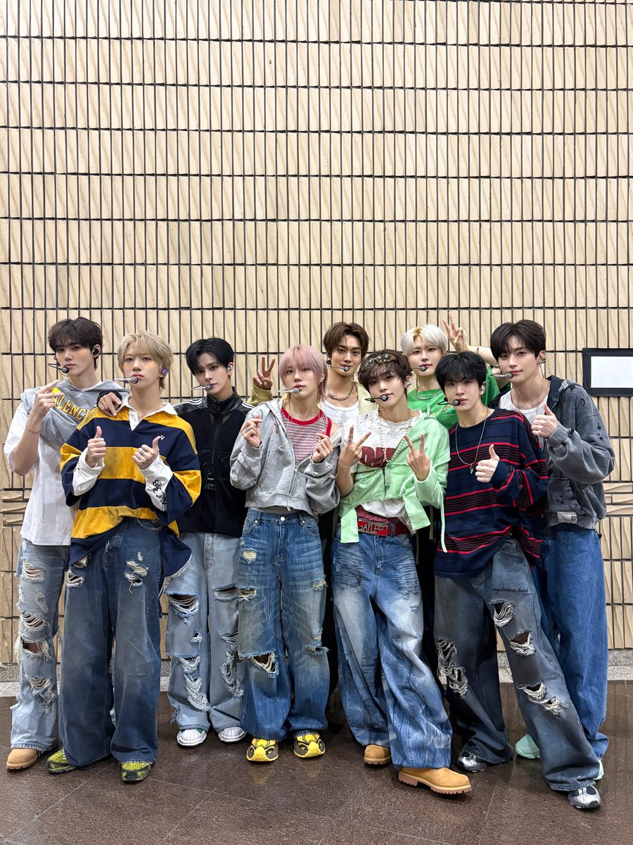 A moment captured by CRAVITY's fan